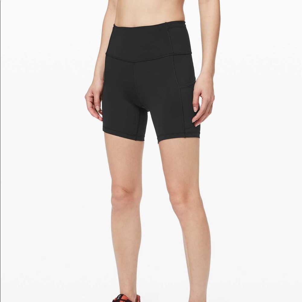 Lululemon Fast and Free High-Rise Short 6" sz 4 black